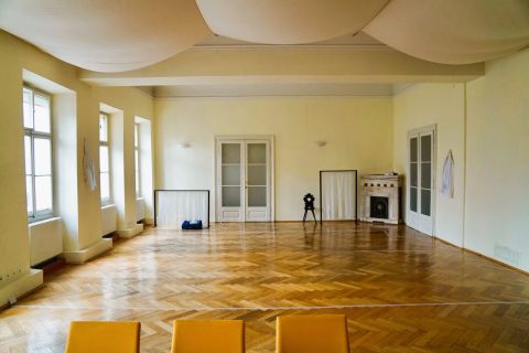 Seit April 2024 gibt es in Klagenfurt/Celovec das K1, ein Probehaus für den professionellen darstellenden Bereich.
